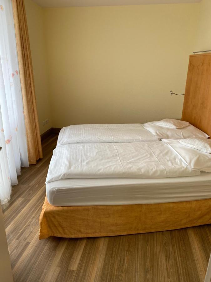 Nordseehotel Benser Hof Am Hafen 벤세르시엘 외부 사진