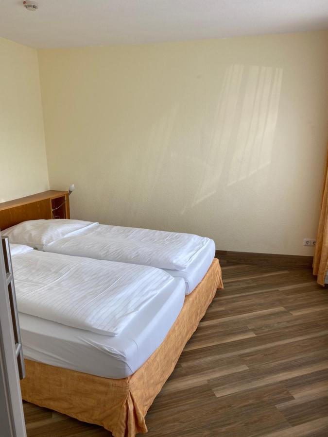 Nordseehotel Benser Hof Am Hafen 벤세르시엘 외부 사진