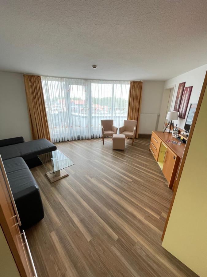 Nordseehotel Benser Hof Am Hafen 벤세르시엘 외부 사진