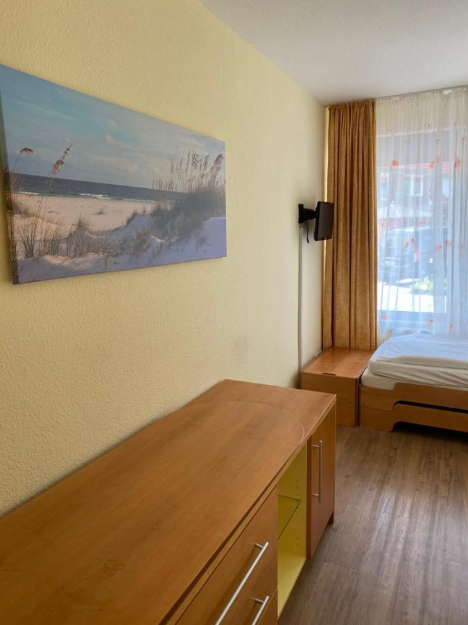 Nordseehotel Benser Hof Am Hafen 벤세르시엘 외부 사진