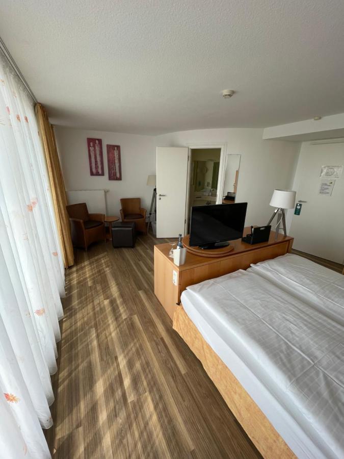 Nordseehotel Benser Hof Am Hafen 벤세르시엘 외부 사진