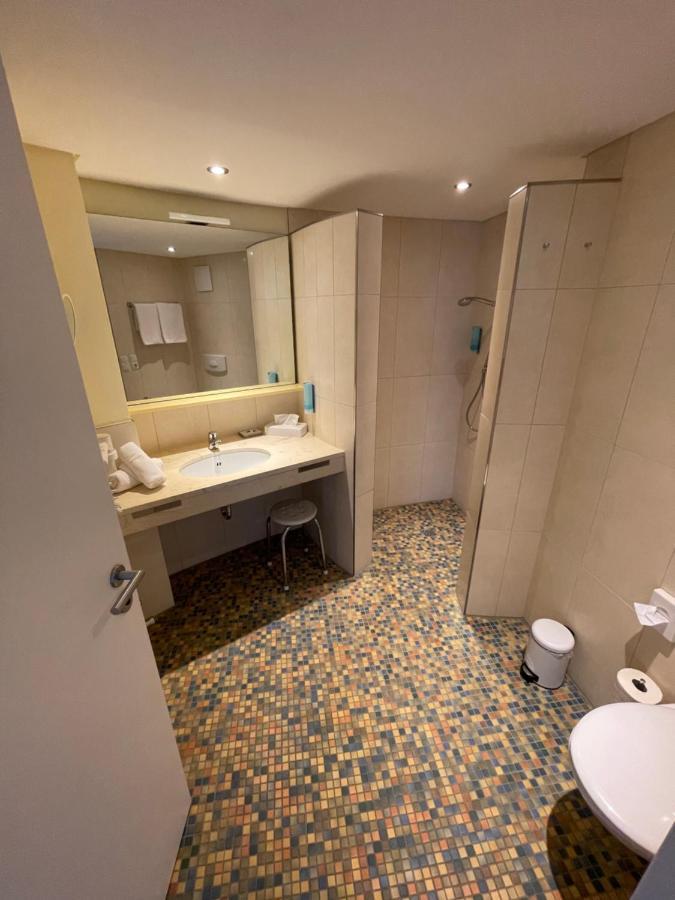 Nordseehotel Benser Hof Am Hafen 벤세르시엘 외부 사진