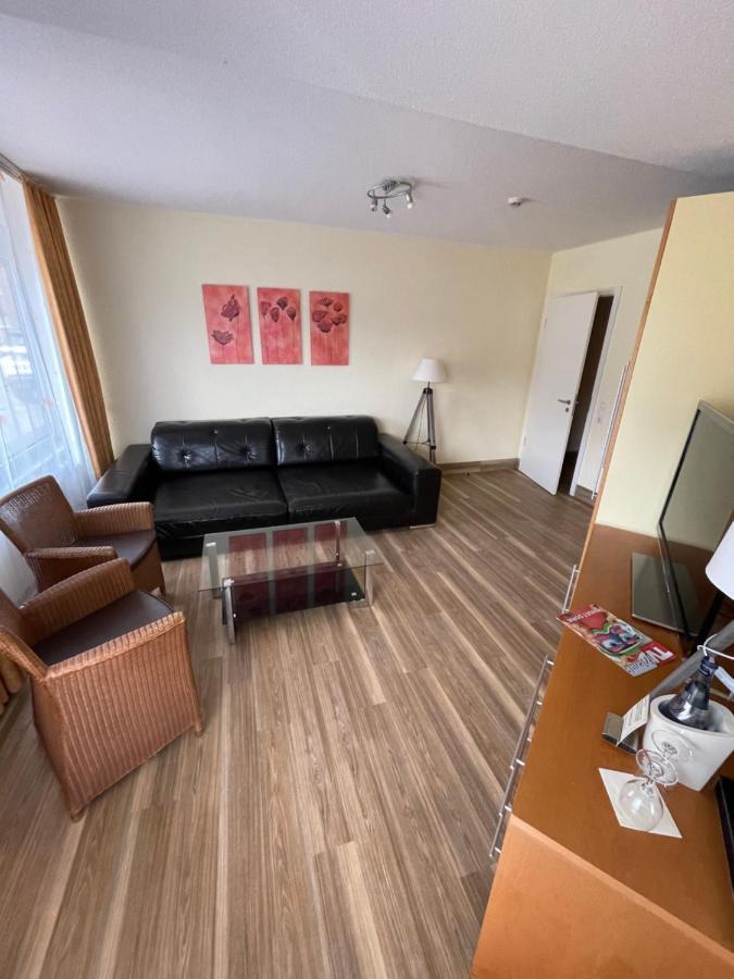 Nordseehotel Benser Hof Am Hafen 벤세르시엘 외부 사진