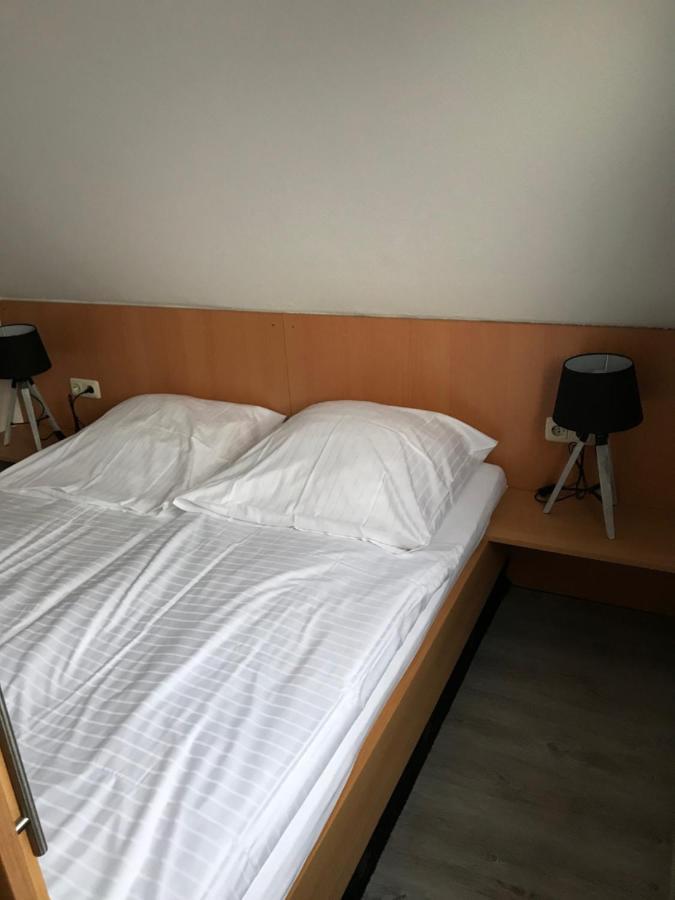 Nordseehotel Benser Hof Am Hafen 벤세르시엘 외부 사진