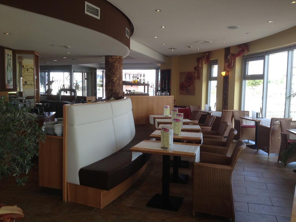 Nordseehotel Benser Hof Am Hafen 벤세르시엘 외부 사진