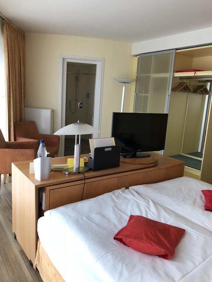 Nordseehotel Benser Hof Am Hafen 벤세르시엘 외부 사진