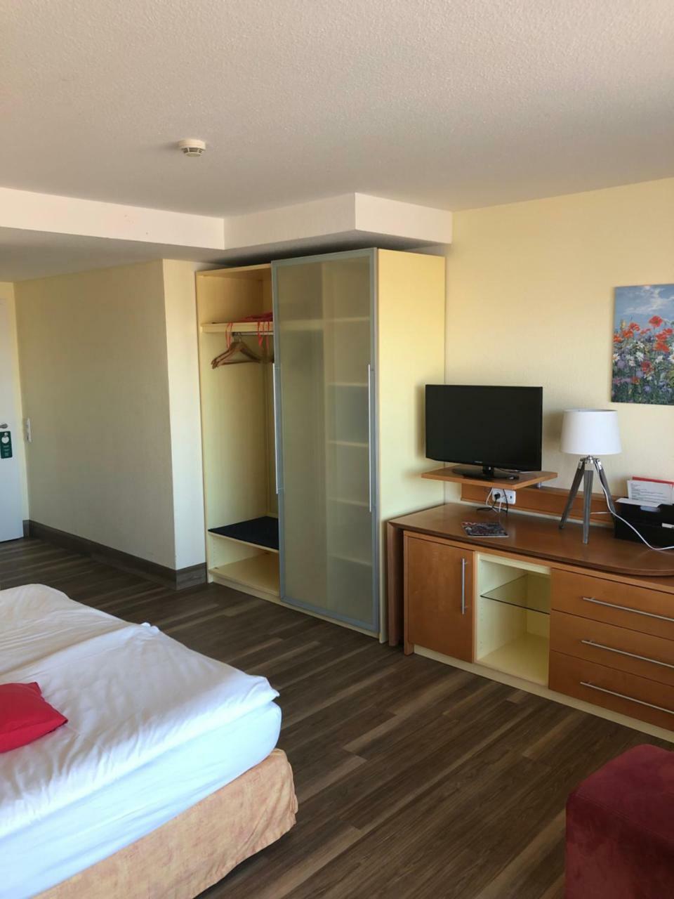 Nordseehotel Benser Hof Am Hafen 벤세르시엘 외부 사진