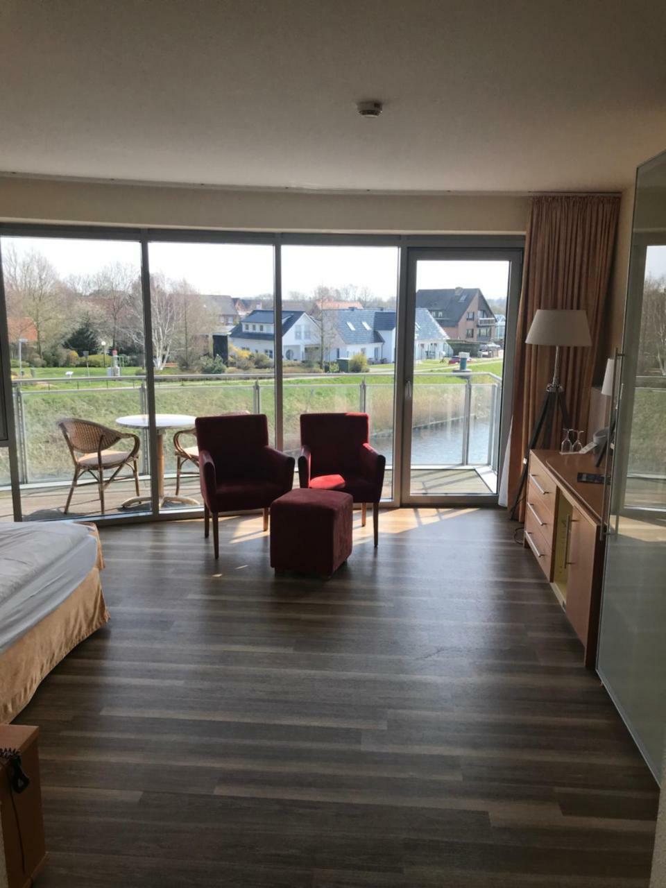 Nordseehotel Benser Hof Am Hafen 벤세르시엘 외부 사진