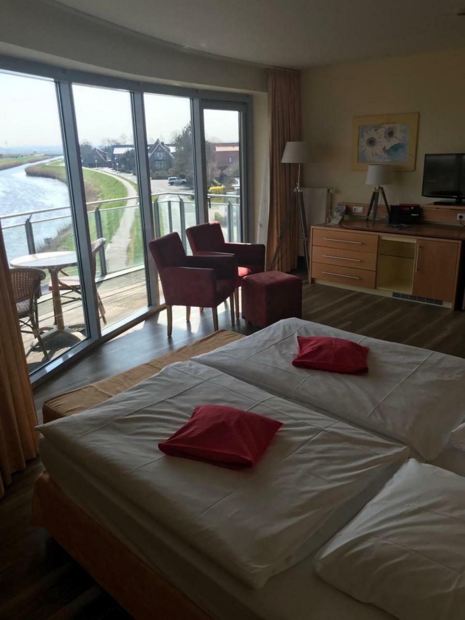 Nordseehotel Benser Hof Am Hafen 벤세르시엘 외부 사진