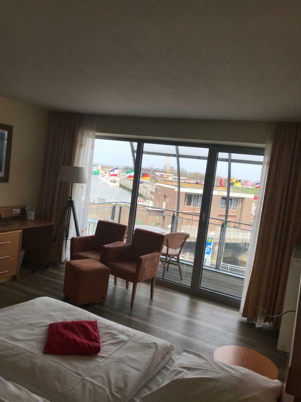 Nordseehotel Benser Hof Am Hafen 벤세르시엘 외부 사진